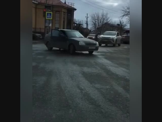 Обычный день на дорогах в Казани: драка, травмат и наезд