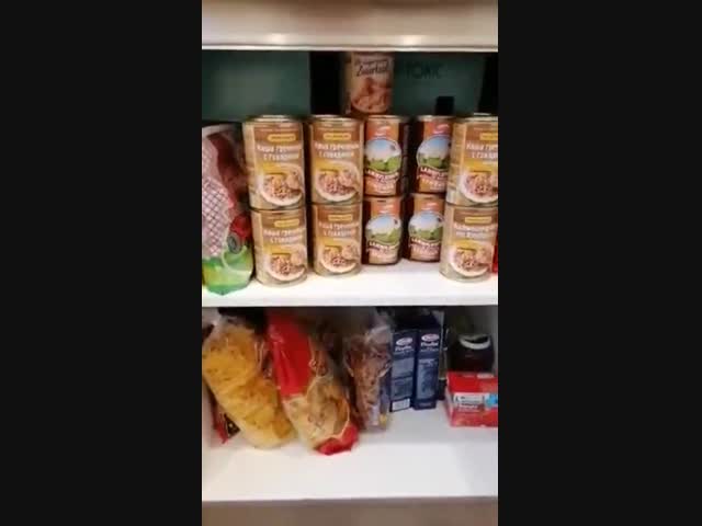 Поделился едой