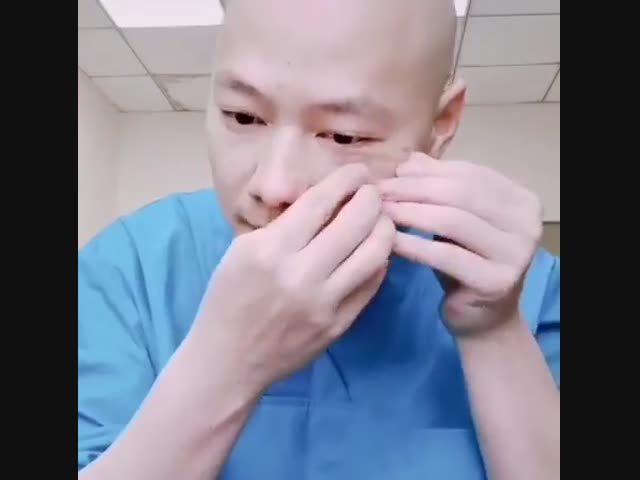 Необходимая защита китайских врачей, работающих с коронавирусными больными