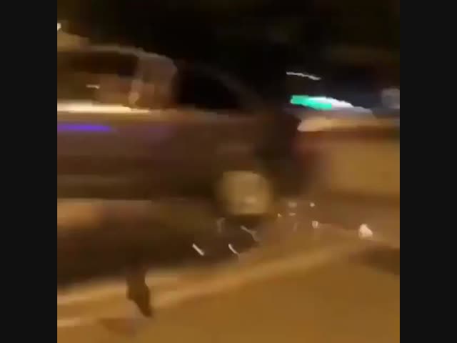 Исполнил на парковке