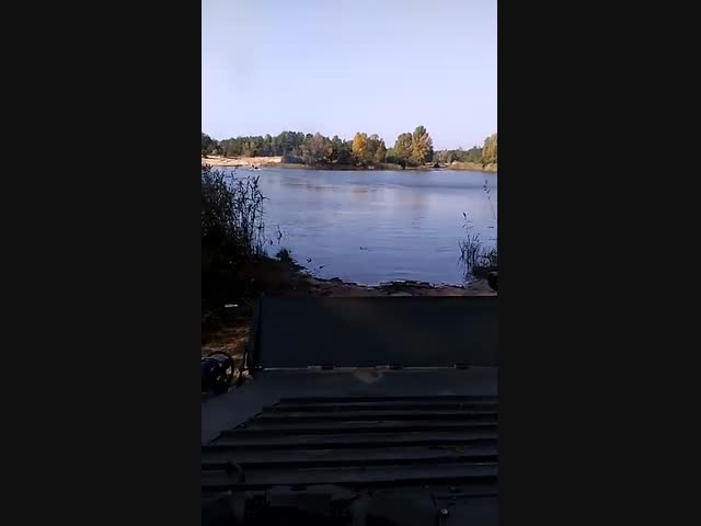 Утопили БМП