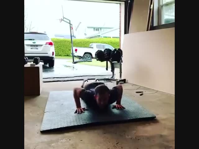 Простое упражнение для дома, чтобы не потерять форму