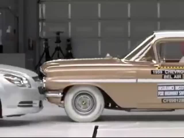 Chevy Malibu 2009  против  Bel Air 1959