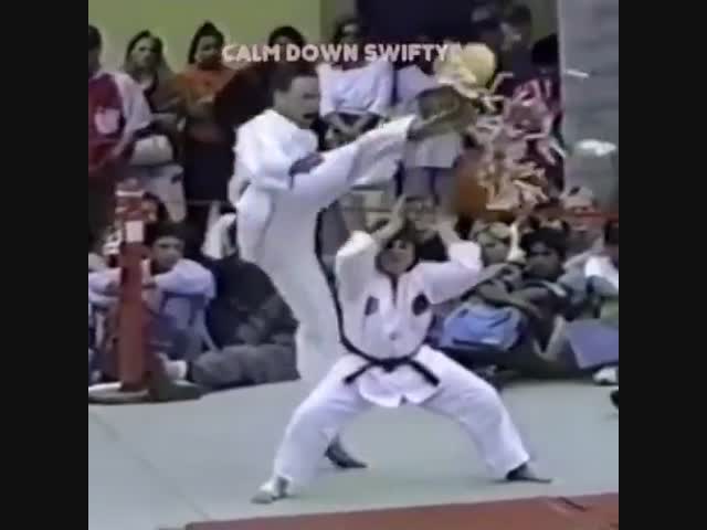 Папа называется...