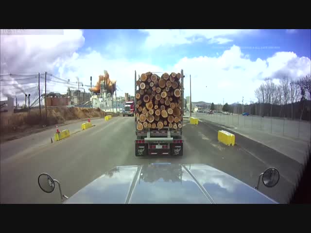 В США красиво взорвалась фабрика туалетной бумаги