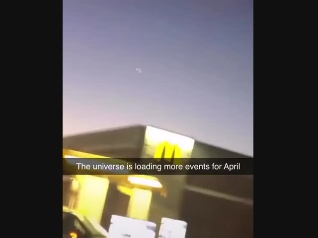 -Мама, что это? Ты видишь?