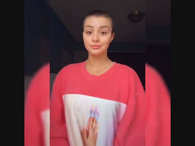 У сиськастых челлендж продолжается :)