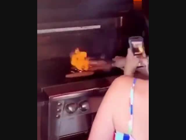 Девушки против гриля