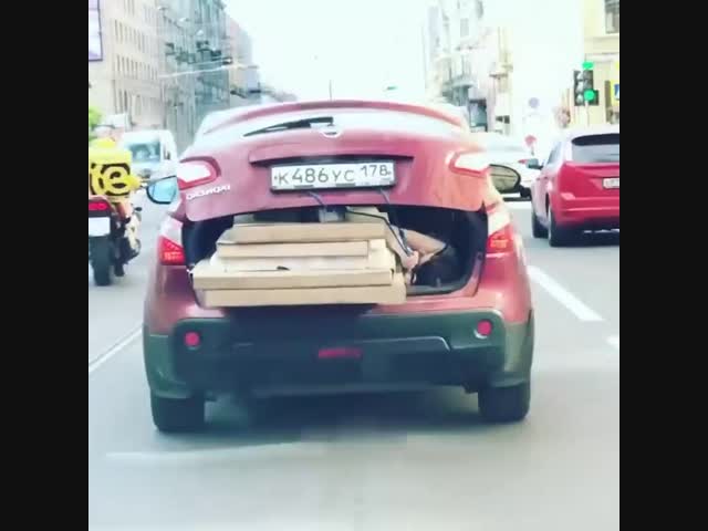 Зачем тебе девушка, если она не страхует твой багаж?