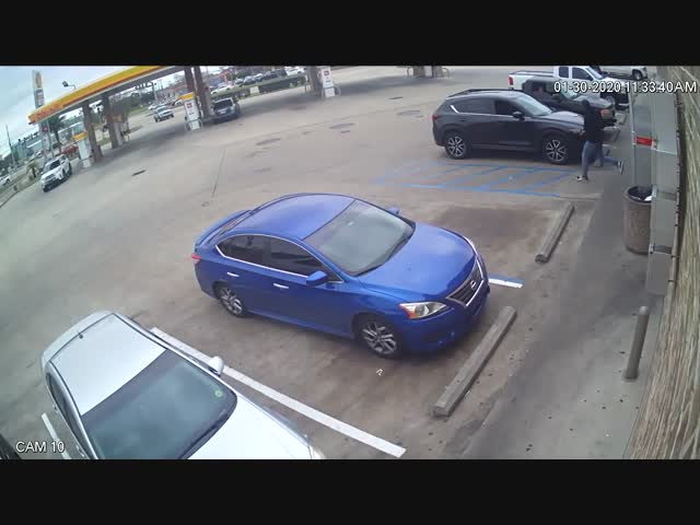 Отважный автовладелец