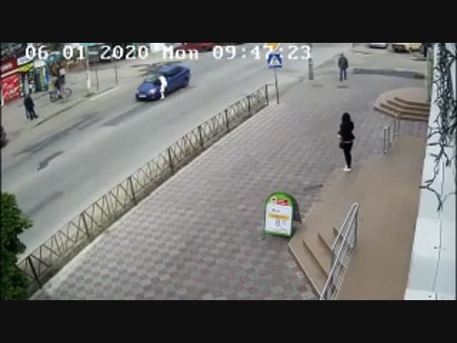 Женщина-водитель сбила пешехода