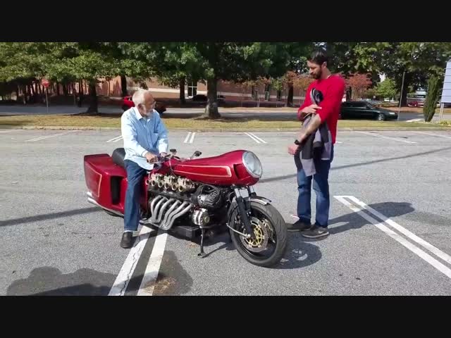 Уникальный кастомный мотоцикл с V12 от Lamborghini