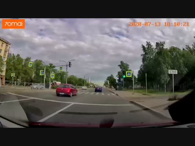 «Ты детей рожал?» – яжемать из Петербурга пыталась доказать свою правоту на дороге .