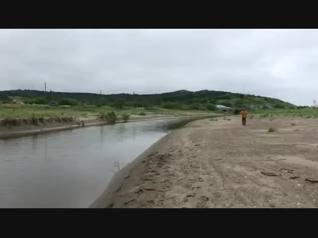 Одну из рек в Макаровском районе перекрыли браконьеры