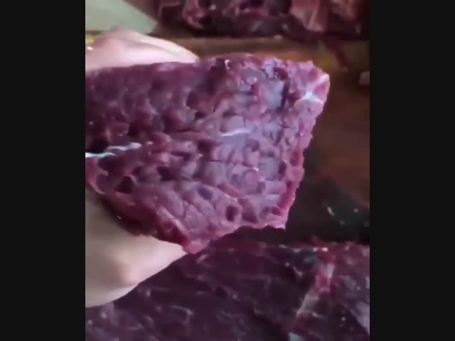 Никогда больше не буду есть мясо...