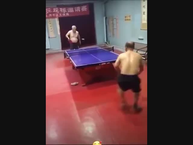 Китайские мастера по игре в пинг понг