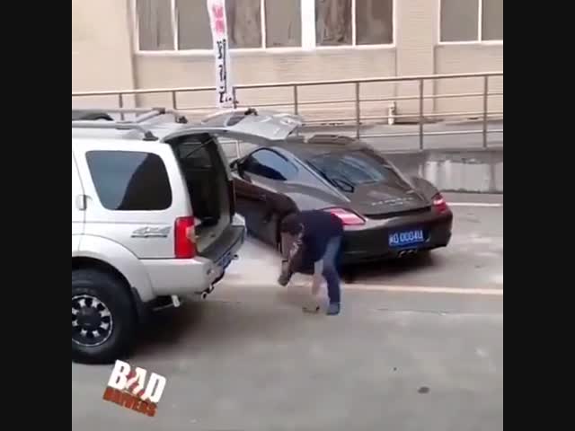 Китаец поставил плохого водителя на место