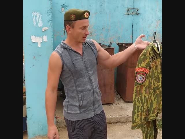 В Беларуси силовики начали выбрасывать форму в мусорники