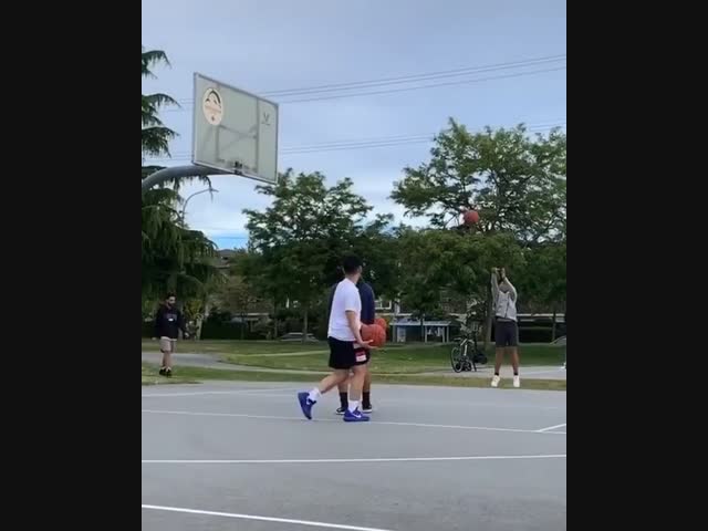 Оригинальный баскетбол