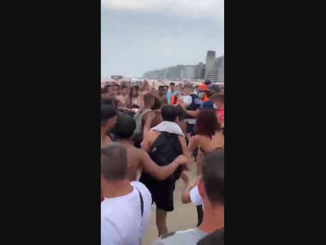 В Бельгии арабы и африканцы устроили массовую драку с полицией на пляже