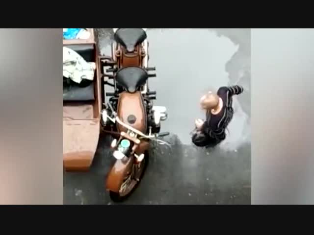 Неадекватный красноярец поджог чужой мотоцикл