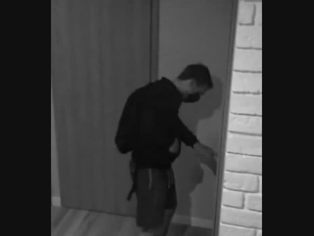 Они украли одежду вора