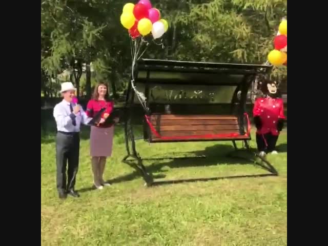 На ней сидеть-то хоть можно?