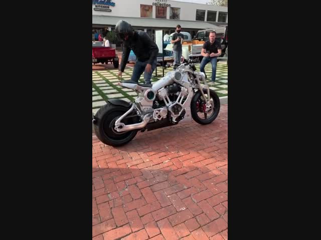 Действительно “голый” мотоцикл