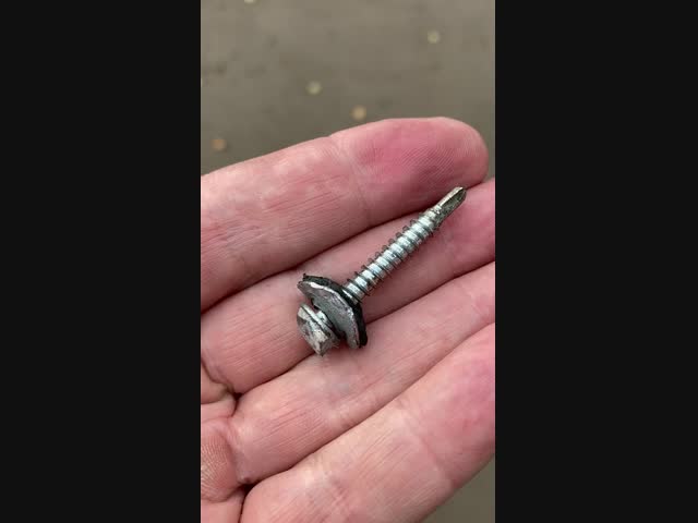 Саморез в шине