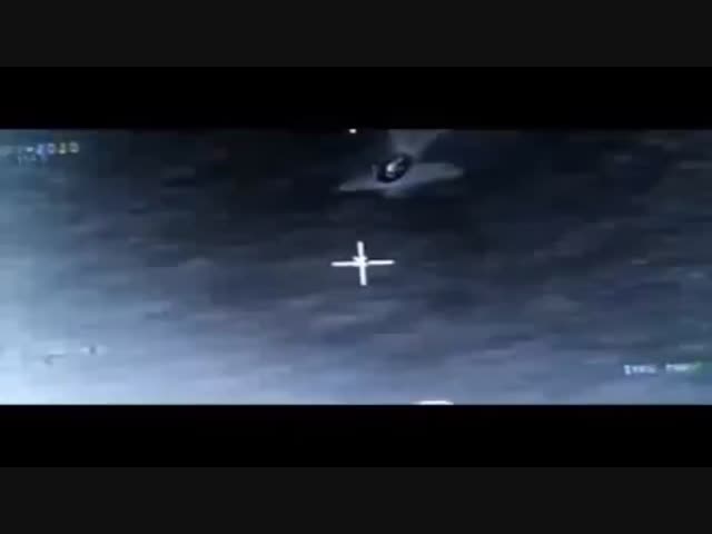 Без шума и пыли: корабль ВМС Филиппин раздавил катер с местными боевиками .