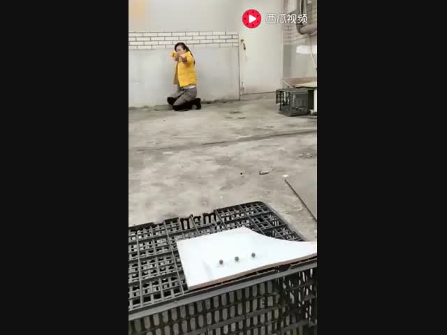 Китаянка хорошо пуляет