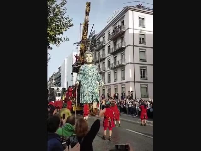 Самая большая марионетка в мире