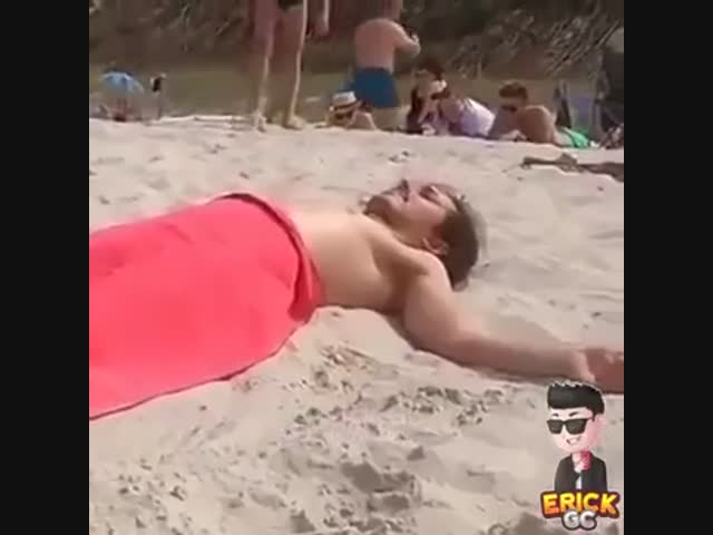 Шутник испугал мальчика 