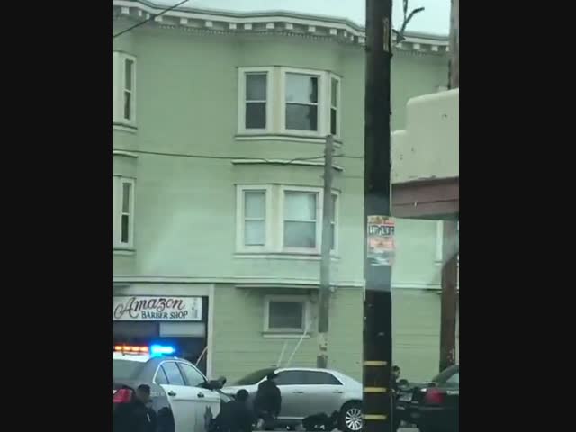 Что здесь происходит?