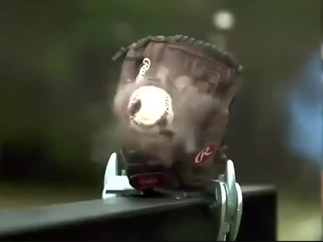 Выстрел в манекен