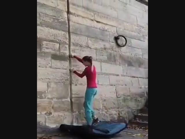 Скалолазка высшей категории