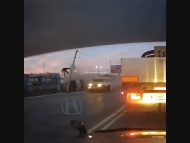 Вылетел через лобовое