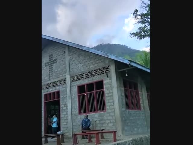 Извержение вулкана в Индонезии