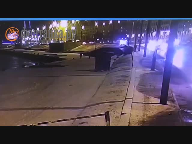 Пешеход попал в реанимацию после наезда внедорожника в центре Петербурга