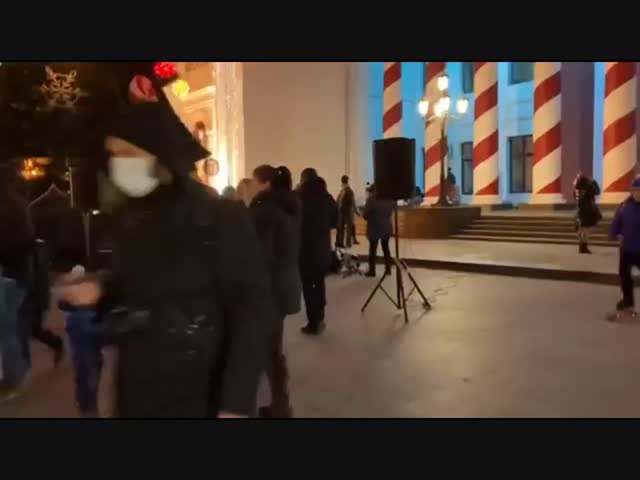 Тюремный шансон на новогодней ёлке