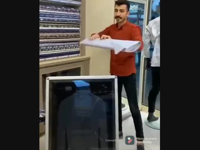 Макет для рубашек в магазине тканей