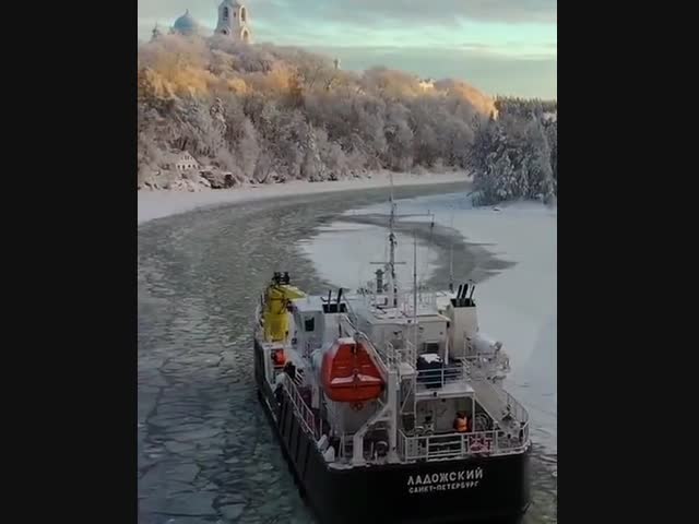 Зимой у острова Валаам на Ладоге