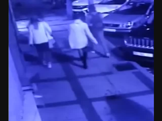 В Стамбуле шизик с ножом напал на трёх россиян