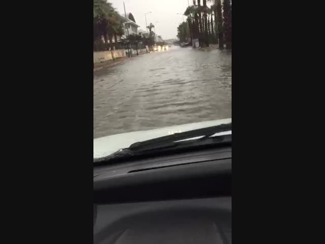 Наводнение в Анталии