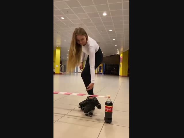 Красотка на роликах