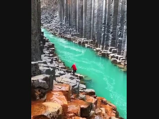 Базальтовые колонны в Исландии