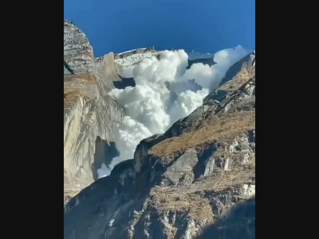 Сход лавины в Непале