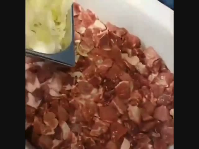 Парни очень ответственно подготовились к шашлыкам