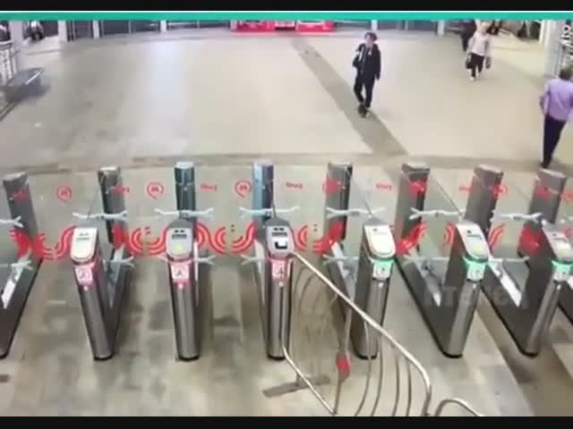 Это не наш путь