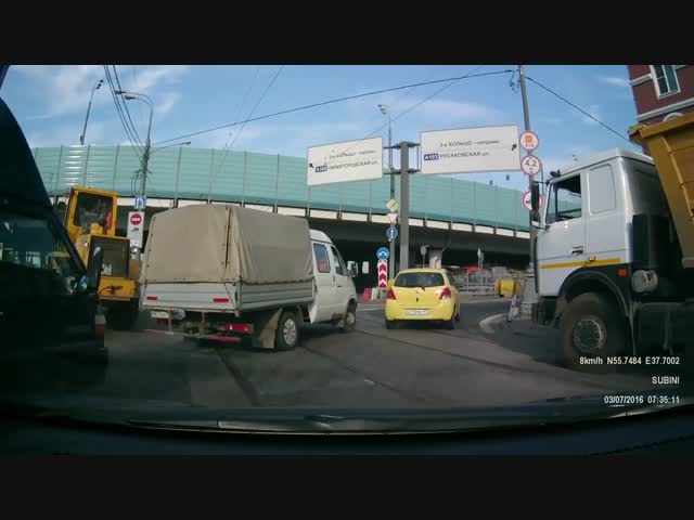 Вот почему вредно спать за рулём